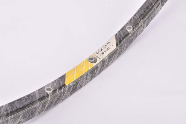 NOS Campagnolo Omega 19 single time trial / triathlon Clincher Rim in 26"/571mm (650C) with 28 holes from the early 1990s