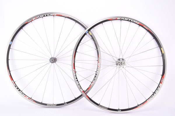 28" (700C / 622mm) radial laced Easton Orion II Wheelset with asymmetric clincher Rims and Velomax Hubs