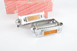 NOS 5 pair of Frontier pedals with reflectors from the 1970s - 80s NIB