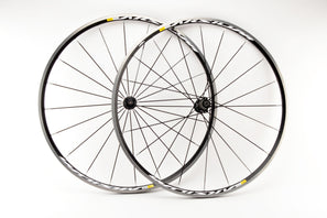 Wheelset with Mavic Akysium clincher rims and Mavic hubs from the 2010s