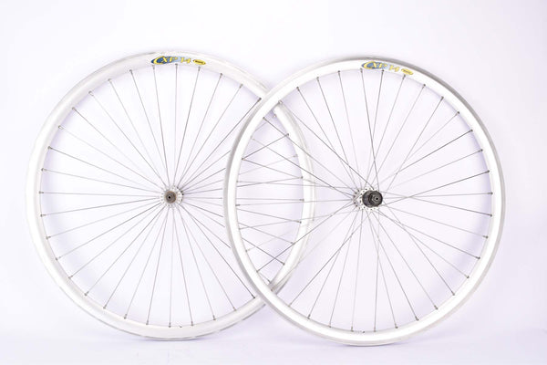 28" (700C / 622mm) radial laced Wheelset with Mavic CXP 14 clincher Rims and Shimano RSX #HB-A410 / #FH-A410Hubs from the mid 1990s