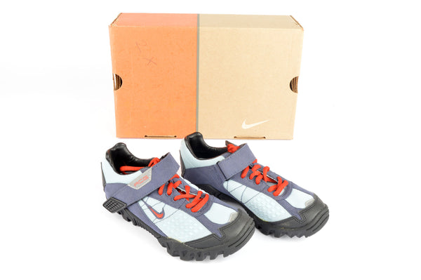 NEW Nike WMNS Kato II ACG Cycle shoes in size 34 NOS/NIB