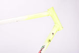 Defective neon pink yellow and white vintage road bike frame in 55.5 cm (c-t) / 54 cm (c-c)