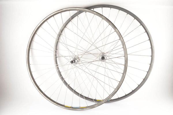Wheelset with Mavic Open 4 CD clincher rims and Campagnolo Chorus #722/101 hubs from the 1990s
