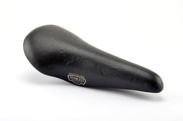 NEW Fujita P.SEU 17S, No.810 Professional Seamless Super Soft Y.F.C Saddle, NJS, from the 1980s NOS