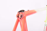 Defective neon pink yellow and white vintage road bike frame in 55.5 cm (c-t) / 54 cm (c-c)