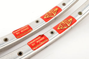 NEW Mavic Championnat du monde professionnel Tubular Rims 700c/622mm with 32 holes from the 1980s NOS