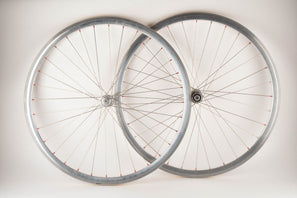 Wheelset with Rigida DP 18 clincher rims and Shimano Dura-Ace #7700 hubs from 1996