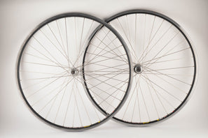 Wheelset with Rodi Wegal clincher rims and Campagnolo Chorus #722/101 hubs from 1980s