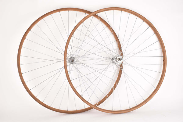 Wheelset with Wooden Tubular Rims and Campagnolo Cambio Corsa Fratteli Brivio Hubs