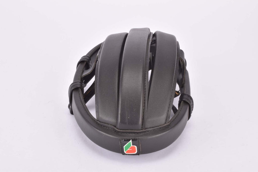 L'énigme Du Casque En Cuir Du Moyen âge Dévoile Ses Mystères Sur Un L'énigme Du Casque En Cuir Du Moyen âge Dévoile Ses Mystères Sur Un