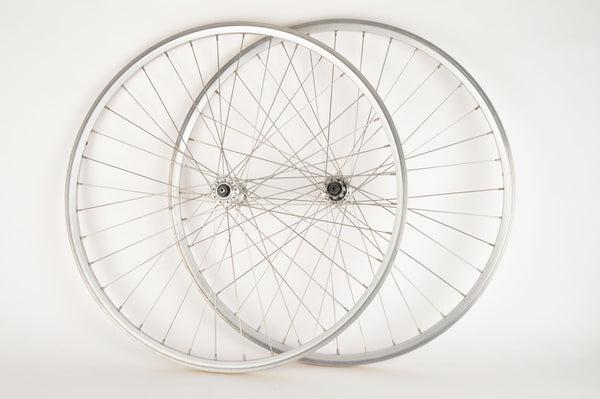 Wheelset with Alloy Clincher Rims and Campagnolo Mirage/Xenon Hubs