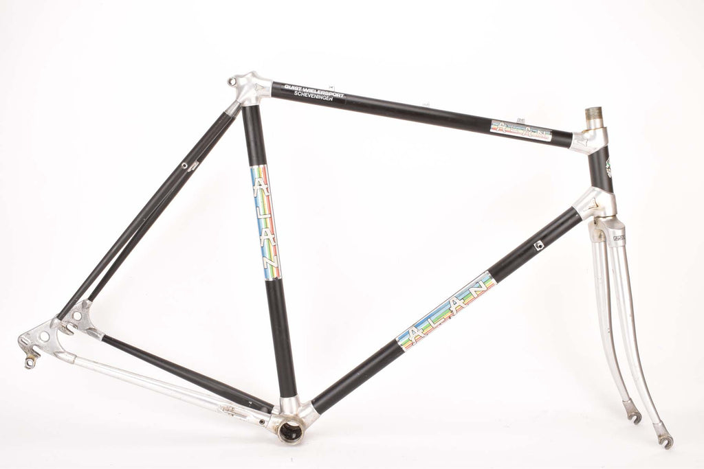 Alan Mod. Super Record frame in 56 cm (c-t) 54 cm (c-c) with Aluminium tubing Alan Mod. Super Record frame in 56 cm (c-t) 54 cm (c-c) with Aluminium
