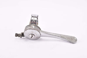 Huret (Tour de France / Allvit) Clamp-on right hand Gear Lever Shifter from the 1950s - 1960s - Schalthebel

Weight / Gewicht :
84 g

Clamp size / Klemmmaß :
28.6 mm

Mechanism / Mechanismus :
Friction

Production period / Produktionszeitraum :
Late 1950s - early 1960s / Späte 1950er _ frühe 1960er

Condition / Zustand :
See pictures / Siehe Bilder

Please note / Bemerkung :
Has been used with Huret Tour de France and Huret Allvit rear derailleur /
Wurde mit dem Huret Tour de France und Huret Allvit Schwltw