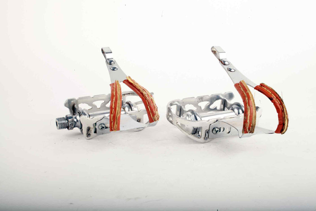 kyokuto pedals KKT / Kyokuto Top-Run pedals with toe clips from the 1980s KKT / Kyokuto Top-Run pedals with toe clips from the 1980s