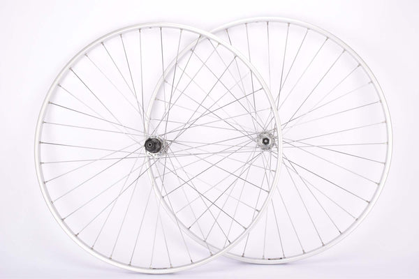 NOS 28" Wheelset with Wolber Super Champion Arc-En-Ciel tubular Rims and Shimano NEW 600 EX #FH-6207 and #HB-6207 6-speed Hubs from the 1980s